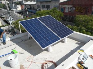 sistema fotovoltaico residencial 2 paneles